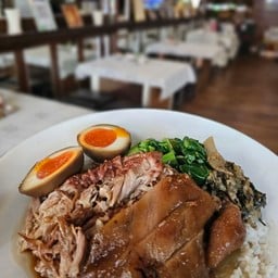 ขาหมูจงเจริญ 2 คลองเตย คลองเตย