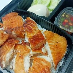 ข้าวปลานิลแร่เนื้อไร้ก้าง+ไข่ต้ม