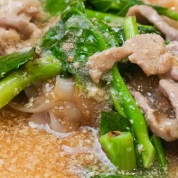 ราดหน้าเนื้อ