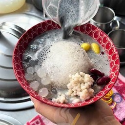 น้ำเต้าหู้งาดำทรงเครื่อง