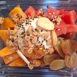 กรีกโยเกิร์ต ผลไม้สด