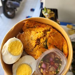 ข้าวห่อหมกย่างหน้าไข่ปูม้าพร้อมไข่ต้ม