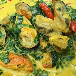 แกงคั่วหอยใบชะพลู