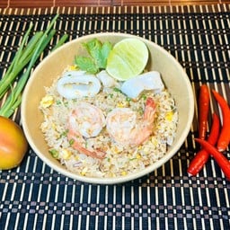ข้าวผัดรวม(หมึก+กุ้ง)