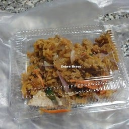 ข้าวไก่ทอด เถ้าแก่น้อย ตลาดลานทราย