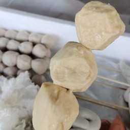 ยำลูกชิ้นเต้าหู้