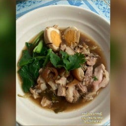 ข้าวขาหมู กระเพราขาหมู หมู่บ้านพฤษา34(พนาลี)