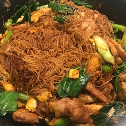 ผัดซีอิ้ว หมูนุ่ม