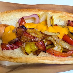 ฮอตดอก พริกหยวกสามสีผัด + เฟรนช์ฟรายส์