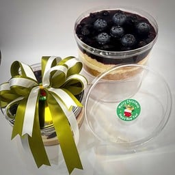 Blueberry Crumble Cheesecake