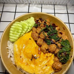 มูมู ข้าวกะเพราไข่ข้น