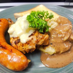 สะโพกไก่ย่างอบชีสเห็ดแชมปิยอง+ ไส้กรอกหมูรมควัน