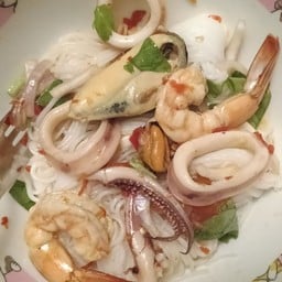 ยำแซ่บรสเด็ด By.เจ๊ต่าย