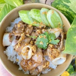 อาหารตามสั่ง ยำ ครัวยายกุ้ง