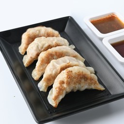 เกี้ยวซ่าหมู KINZA GYOZA (ทอดน้ำ) 5 ชิ้น