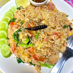 ข้าวผัดแหนม