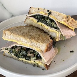 ผักโขม แฮม ชีส (แป้งซาวโดว์)