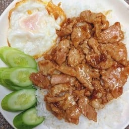 ข้าวหมูทอดกระเทียม