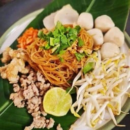 จำปี เส้นหมี่คลุก