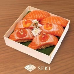 6 Kan Salmon Sushi Set
