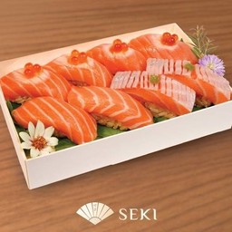 8 Kan Salmon Sushi Set