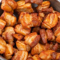 สามชั้นทอดน้ำปลา