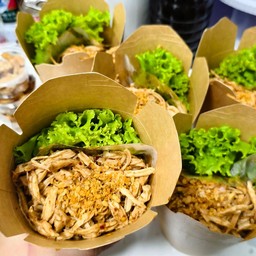 เส้นคลุกขลุกขลิก