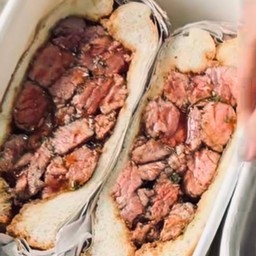 แซนวิชเนิื้อ ซอสฉ่ำๆ