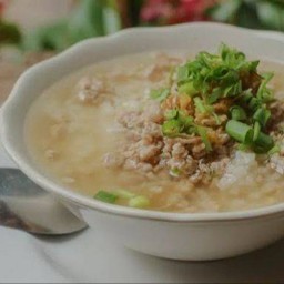 ข้าวต้มหมูสับ