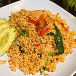 ข้าวผัดปลากระป๋อง