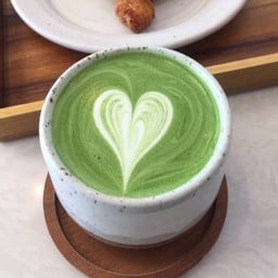 Hot matcha latte: Hana (LM)