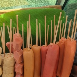 ไส้กรอกแดง