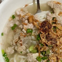 ก๋วยจั๊บลาวกระดูกหมู