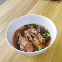 ก๋วยเตี๋ยวไก่ตุ๋น