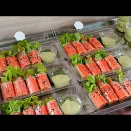 สลัดโรลปูอัด (4ชิ้น)