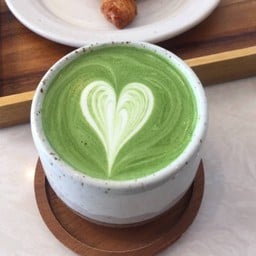 Hot Okumidori matcha latte (LM)