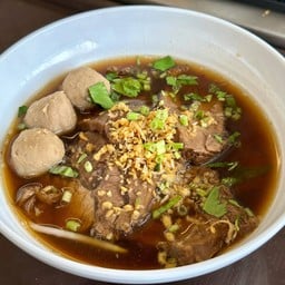 เกาเหลาเนื้อน่องลายตุ๋น