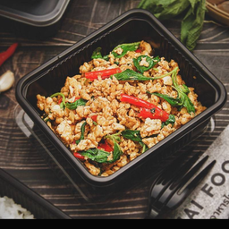 กะเพราอกไก่กับข้าว(เนื้อแท้ Wok)