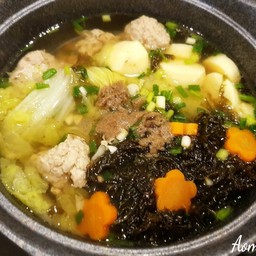 แกงจืดเต้าหู้หมูสับสาหร่าย