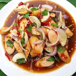 ยำไส้กรอก