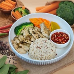 ข้าวอกไก่ย่างพริกไทยดำซอสฉ่ำ