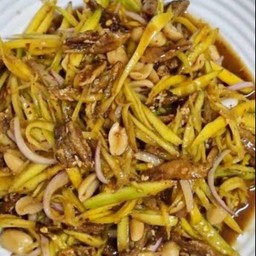 ยํามะม่วงปลากรอบ