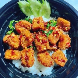 ข้าวกะเพราปลากรอบ