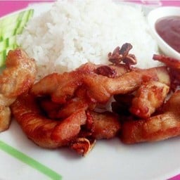 ข้าวหมูทอดกระเทียม