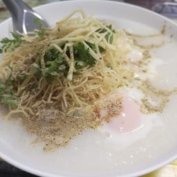 โจ๊กพิเศษใส่ไข่ (หมู+ตับ)