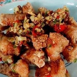 หมูกรอบคั่วพริกเกลือ