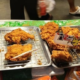 พี่ปรี ไก่ทอดหาญใหญ่ (ตลาดเดินเล่นท่าพระ)