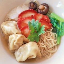 บะหมี่เกี๊ยวหมูแดง