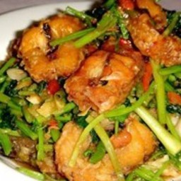 ปลาช่อนผัดคื่นช่าย