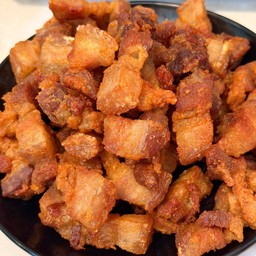 สามชั้นทอดน้ำปลา